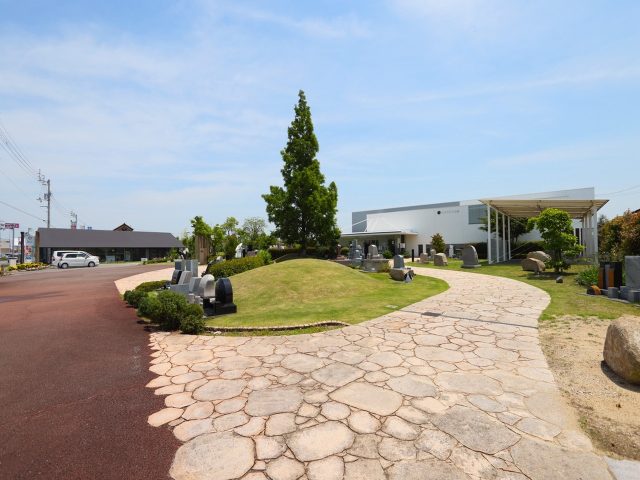 株式会社石材振興会　伊予市展示場